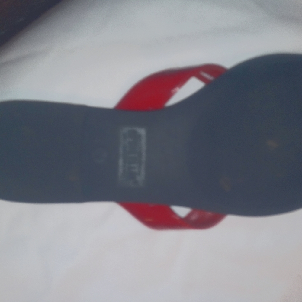 Red sandel - Picture 2 of 3